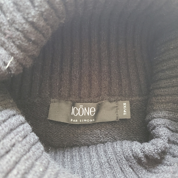 Simons Icone Women's Chic Black Winter Oversized Turtleneck Sweater - Picture 8 of 10